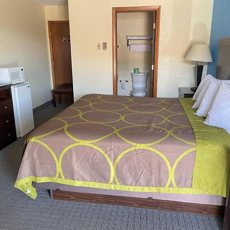Amerivu Inn & Suites Eau Claire Bagian luar foto